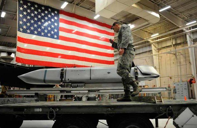 Мир на пороге Третьей мировой: США разрабатывают новое ядерное оружие для войны с РФ и Китаем Мир на пороге Третьей мировой: США разрабатывают новое ядерное оружие для войны с РФ и Китаем