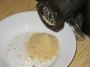 http://vkusno-i-prosto.ru/images/desserts/bread/izmelchenie%20suharej.jpg?1395546302477