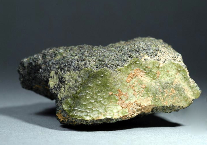 Метеорит NWA 7325 (фото: Stefan Ralew / sr-meteorites.de)