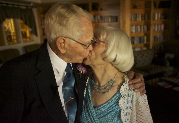 Джон Дейрваардер, 97, Лаунсфорд, 78. Оба овдовели за пять месяцев до этого бракосочетания