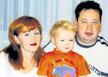 С женой Ириной и сыном Димой из-за работы на два фронта тренер стал видеться реже. Фото: slutskiy.ru