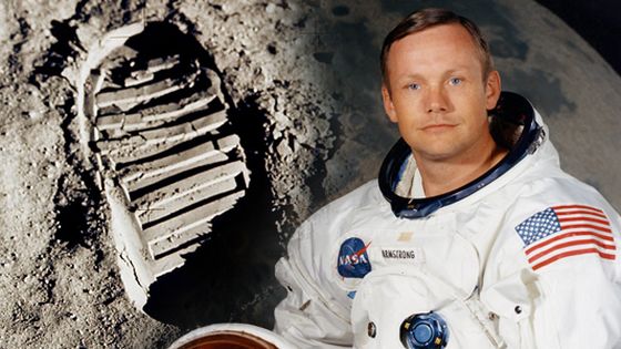 Американский астронавт Нил Армстронг оставил первый человеческий след на Луне