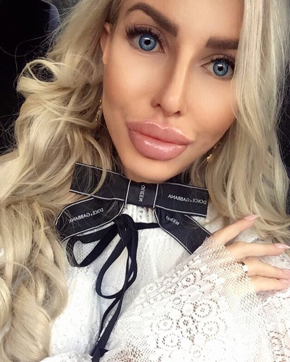 ЖИВАЯ БАРБИ? ЖИВАЯ БАРБИ?