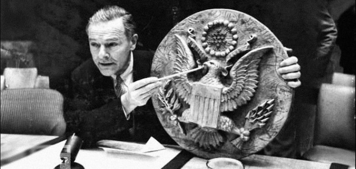 «Троянский» герб, или Как пионеры послу США «жучок» подарили