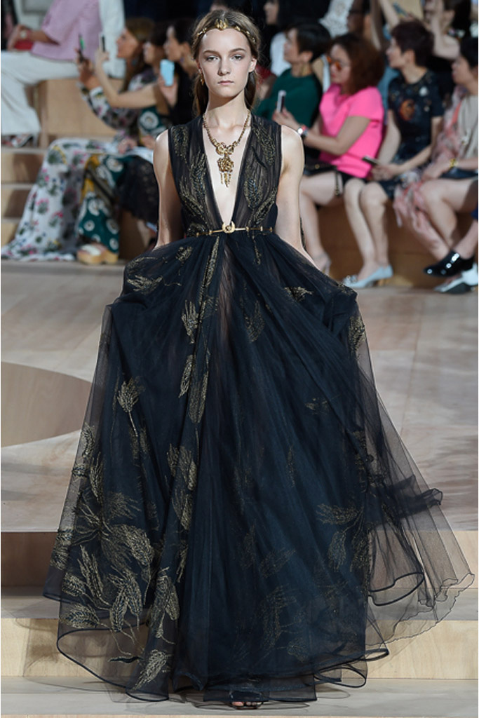 Мистический Рим в коллекции Valentino осень 2015 Couture Мистический Рим в коллекции Valentino осень 2015 Couture