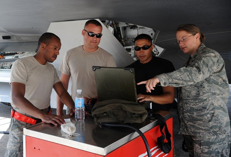 На заводе по сборке F-22