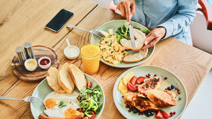 Диетолог Семирядов: начинайте прием пищи с белковых продуктов, чтобы не переедать