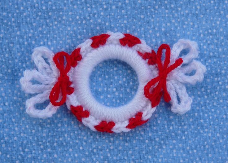 Whiskers & Wool: Peppermint Candy Ring Ornament