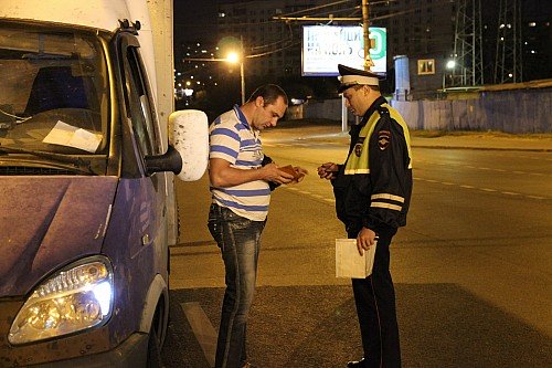 Оформив Е-полис, водитель вместо типографского бланка должен возить с собой распечатку полиса ОСАГО.