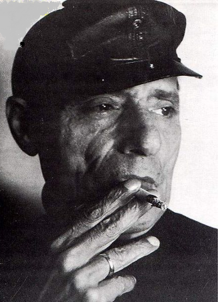 Ботиночки он носит "нариман" Ботиночки он носит "нариман"