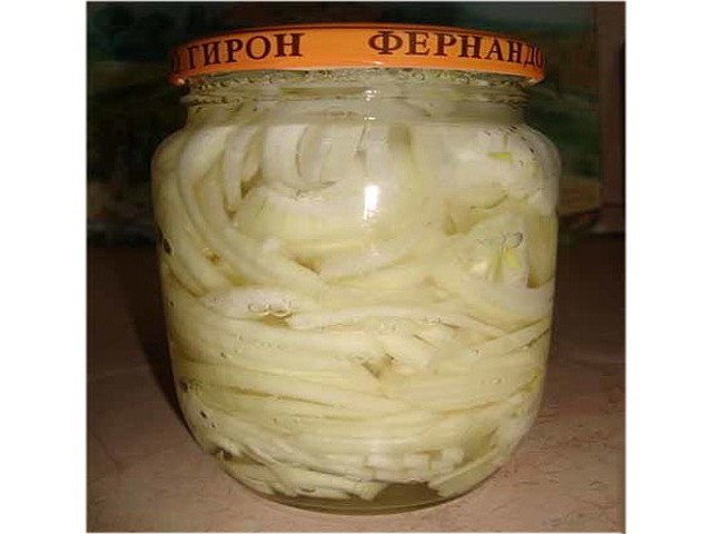 Отличный маринованный лук для салатов и не только