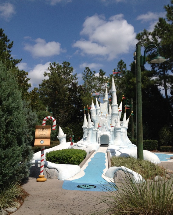 Необычный аквапарк Disney’s Blizzard Beach в стиле горнолыжного курорта. Фото