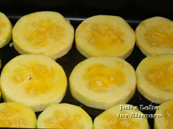 Мини-пицца на кабачке Мини-пицца на кабачке
