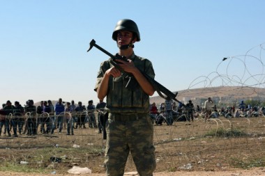 СМИ: Турция отказалась закрыть границу с Сирией по требованию США