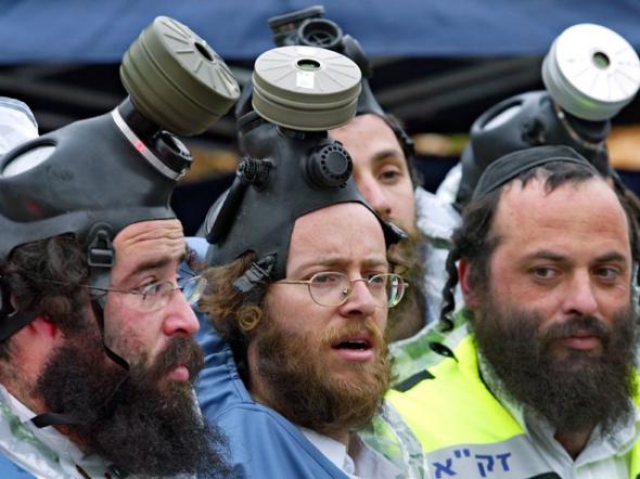 Скоро национальный костюм пополнится еще одним, ОБЯЗАТЕЛЬНЫМ для каждого «израильтянина» предметом, наравне с кипой и пейсами!