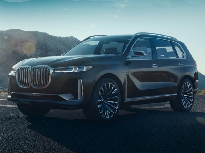 Облик BMW X7 стал известен раньше премьеры (10 фото)