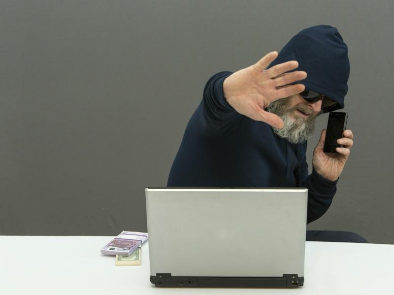 Не звони мне, не звони. Новые схемы обмана по телефону и SMS