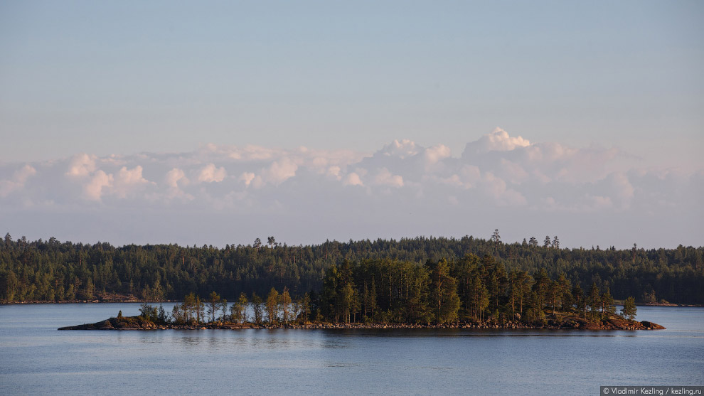 Остров Рускеасаари (Ruskeasaari).