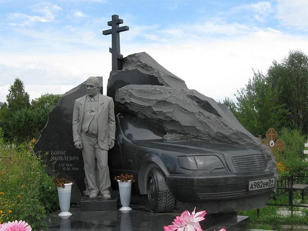 Но чаще всего бандиты 90х обзаводились следующими атрибутами... Бригада, братва, оружие, россия