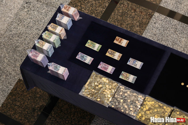 Нацбанк показал настоящие новые белорусские деньги Нацбанк показал настоящие новые белорусские деньги