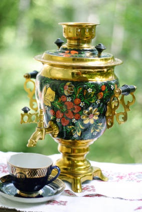 хохломаKhokhloma Samovar - Russian tea pot Хохлома: старинные узоры для вдохновения