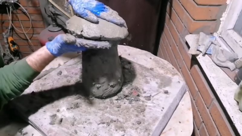 Красивые грибочки для сада из пластиковой бутылки и цемента