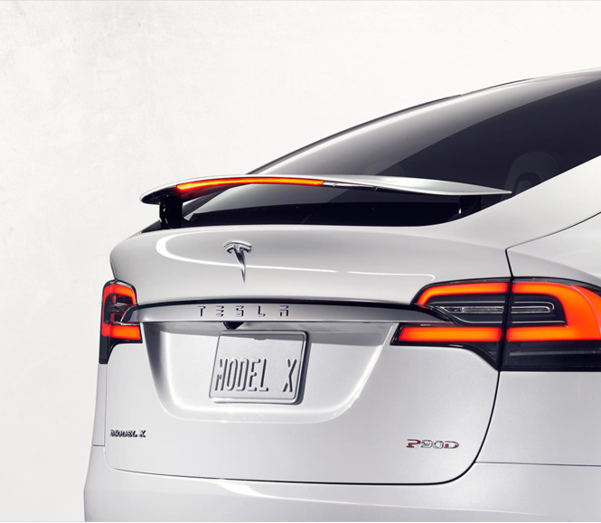 Tesla показала свой новый кроссовер Tesla Model X