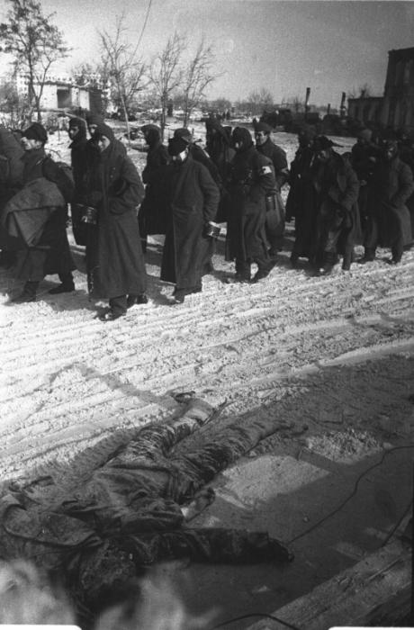 "Здесь настоящий ад". Письма немецких солдат и офицеров, окруженных под Сталинградом "Здесь настоящий ад". Письма немецких солдат и офицеров, окруженных под Сталинградом