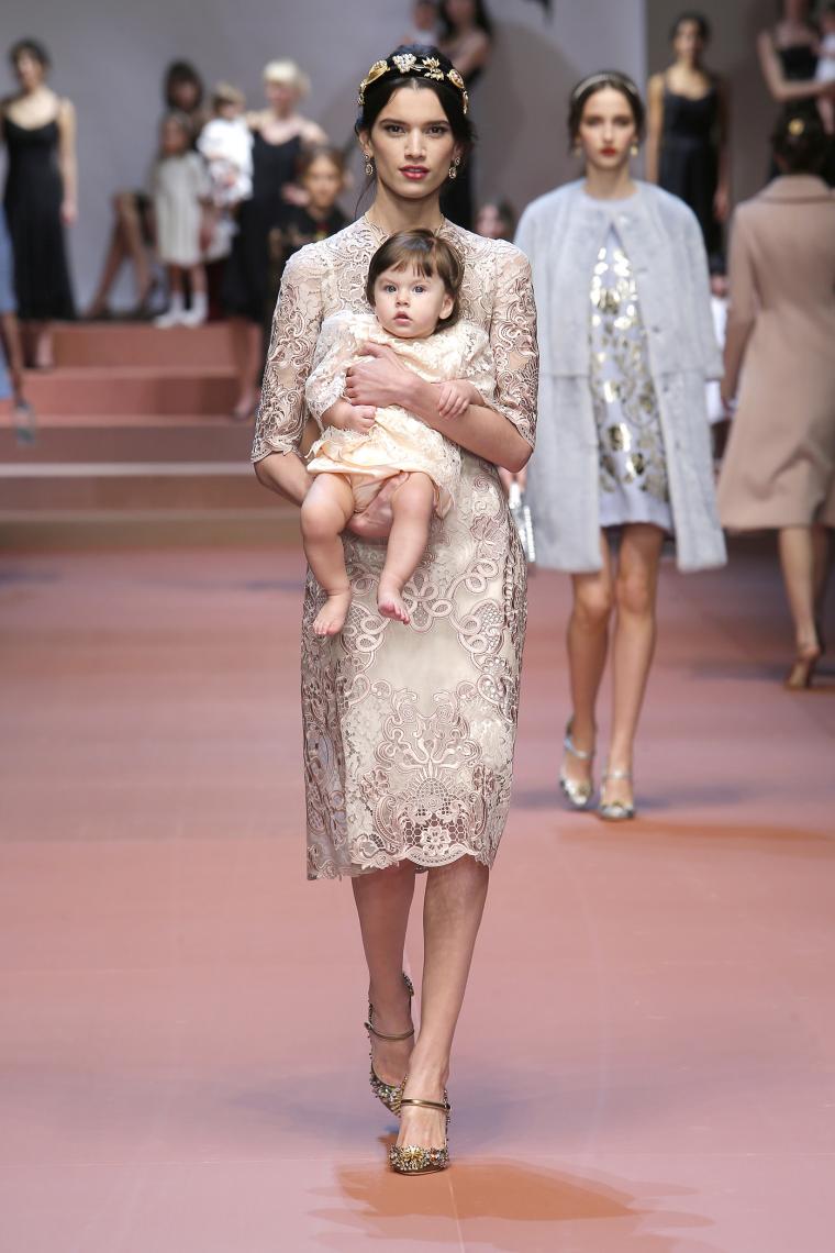 Dolce & Gabbana Осень-Зима 2015-2016. Нет слов, это просто надо видеть... Dolce & Gabbana Осень-Зима 2015-2016. Нет слов, это просто надо видеть...