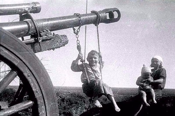 Фотографии о том, что дети остаются детьми даже в самые сложные времена! Фотографии о том, что дети остаются детьми даже в самые сложные времена!