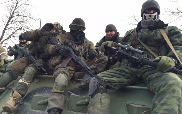 В Донецке снаряд ВСУ попал в здание ж/д вокзала, на окраинах города идут ожесточенные бои