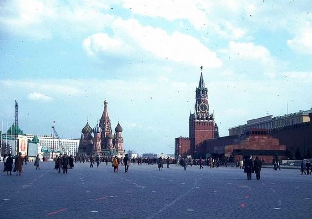 Москва в преддверии 1 мая 1982 года. Москва в преддверии 1 мая 1982 года.