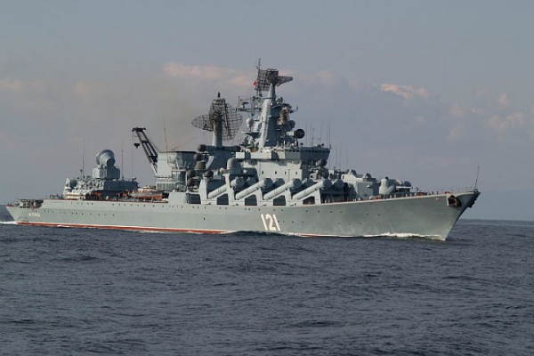 СМИ: ракетный крейсер "Москва" взял курс к берегам Сирии