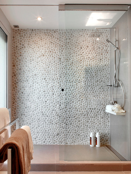 Средиземноморский Ванная комната by MOLINS INTERIORS