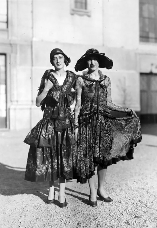 Женская мода 1920-х: винтажные фотографии, раскрывающие неповторимый уличный стиль прошлого Женская мода 1920-х: винтажные фотографии, раскрывающие неповторимый уличный стиль прошлого