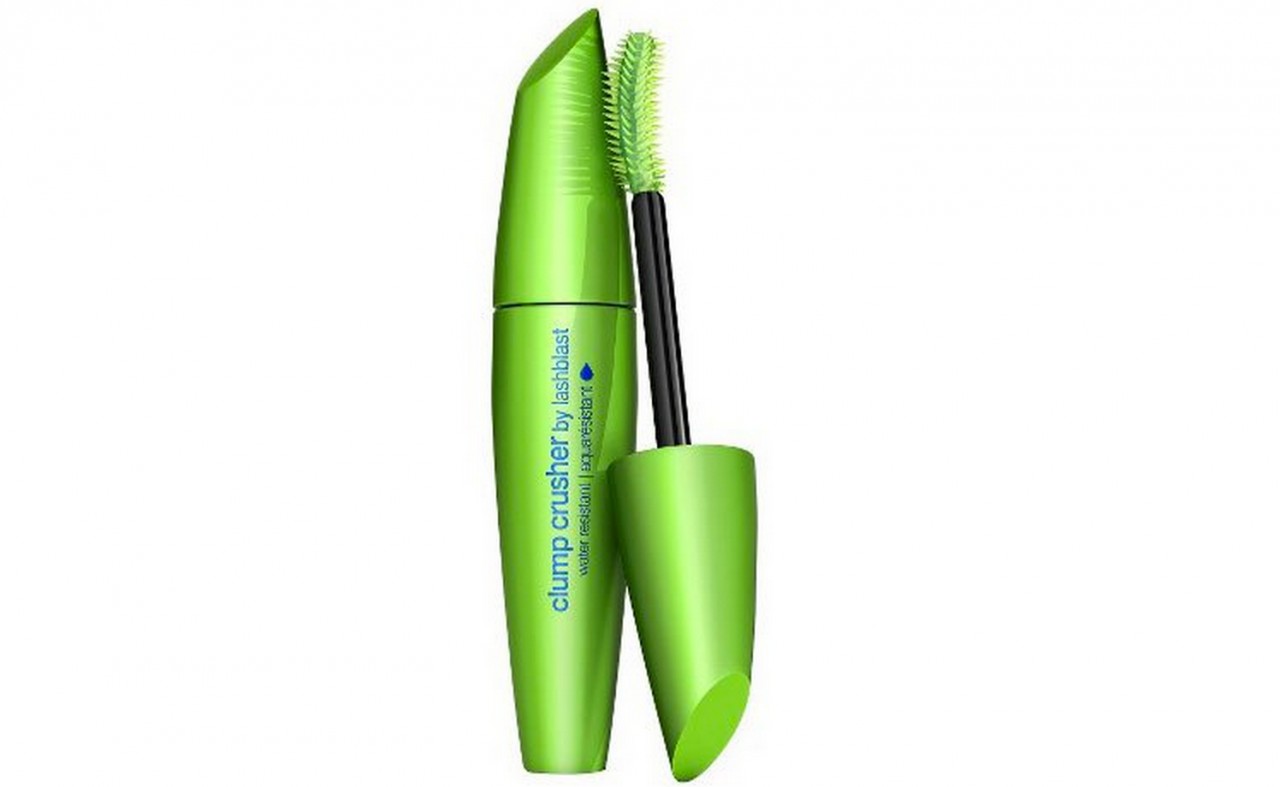 Waterproof Mascaras to Take to the Beach