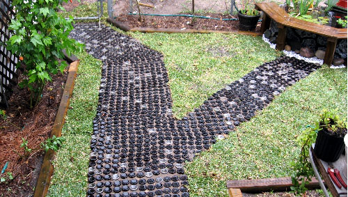 Использование стекла в декоре сада