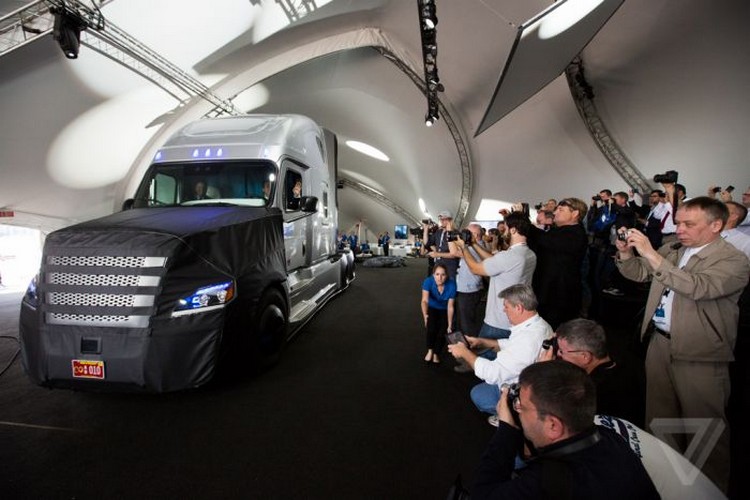 В США представили грузовик будущего