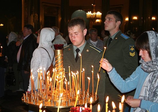 В Грозном прошла панихида по жертвам нападения террористов на храм Архангела Михаила