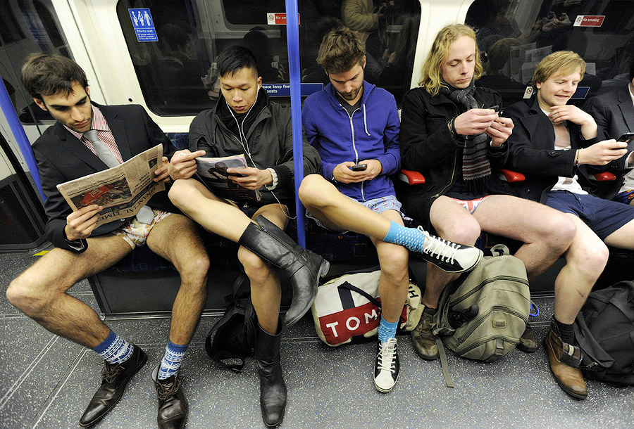 londonefe4 В метро без штанов   2013