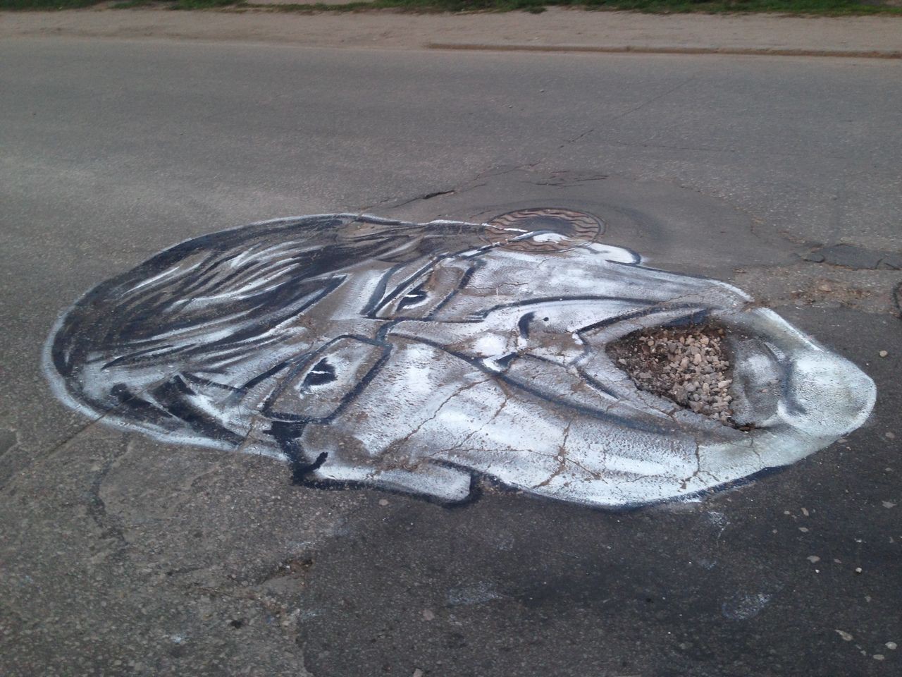 Ямы на дорогах Рязани украсили карикатурами на мэра авто, акция, дороги, рязань, ямы