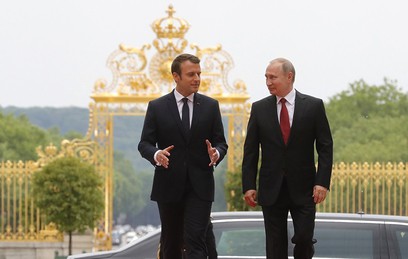 Путин пригласил Макрона посетить Россию