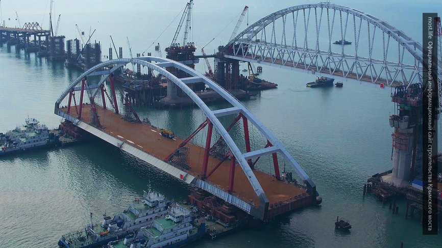 Строители показали на видео, что ждет автодорожную арку Крымского моста: опубликован мультфильм о стройке века Строители показали на видео, что ждет автодорожную арку Крымского моста: опубликован мультфильм о стройке века