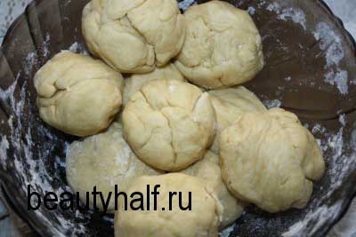 Наполеон с изюмом и заварным кремом.