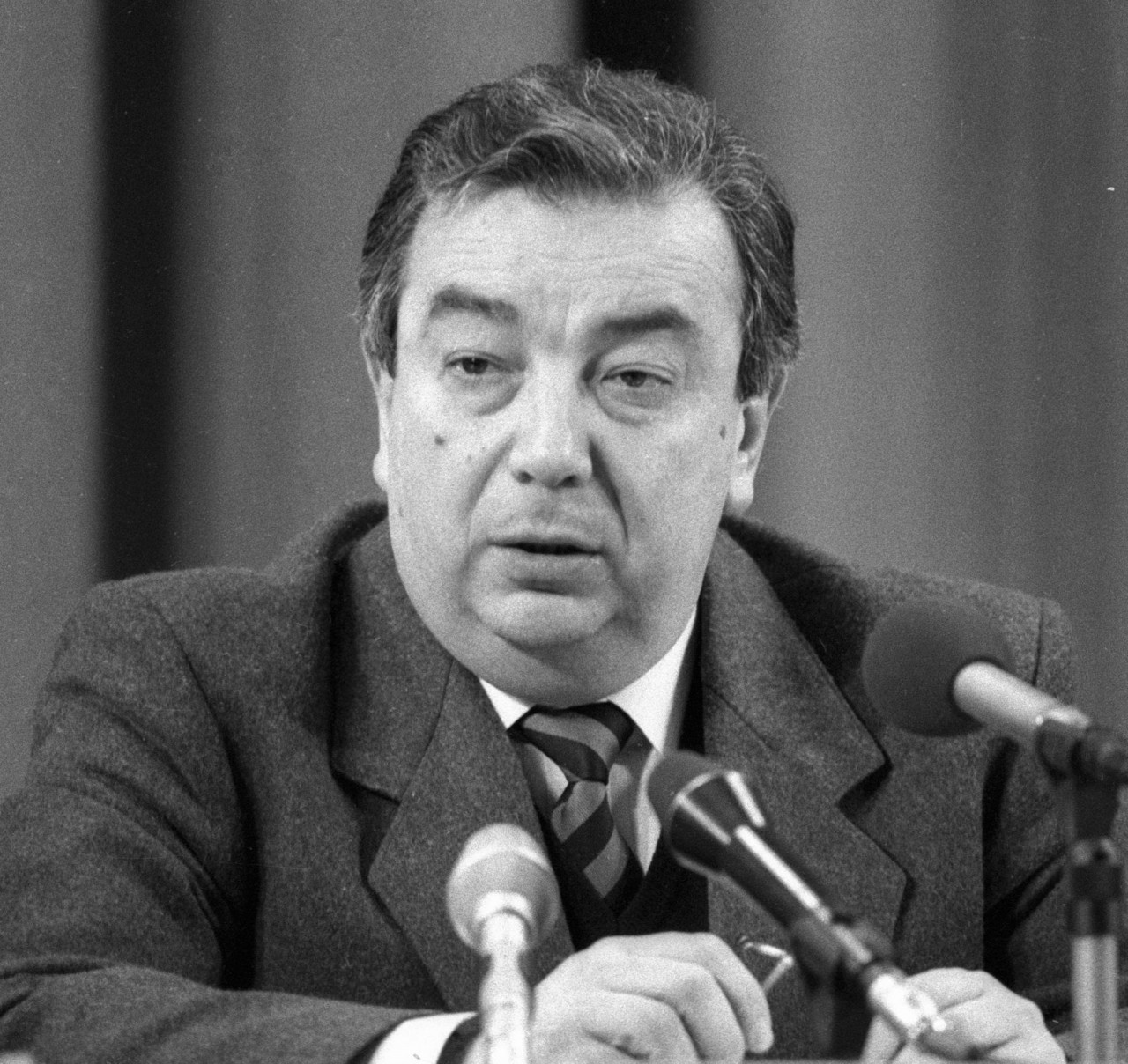 Почему Б.Ельцин уволил Е.Примакова с должности премьер-министра Почему Б.Ельцин уволил Е.Примакова с должности премьер-министра