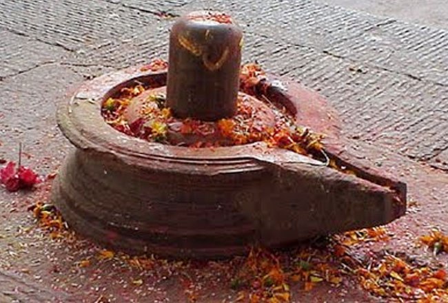 Шивалингам  - объект  всеобщего поклонения самой древнейшей религии мира