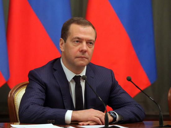 «Я его не смотрел»: Медведев попросил показать ему фильм Навального «Я его не смотрел»: Медведев попросил показать ему фильм Навального
