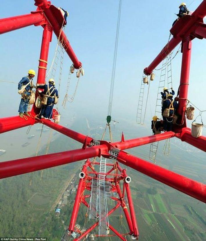 13 самых опасных работ в мире 13 самых опасных работ в мире