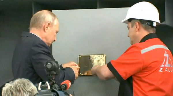 Владимир Путин дал старт строительству кораблей ВМФ в Керчи