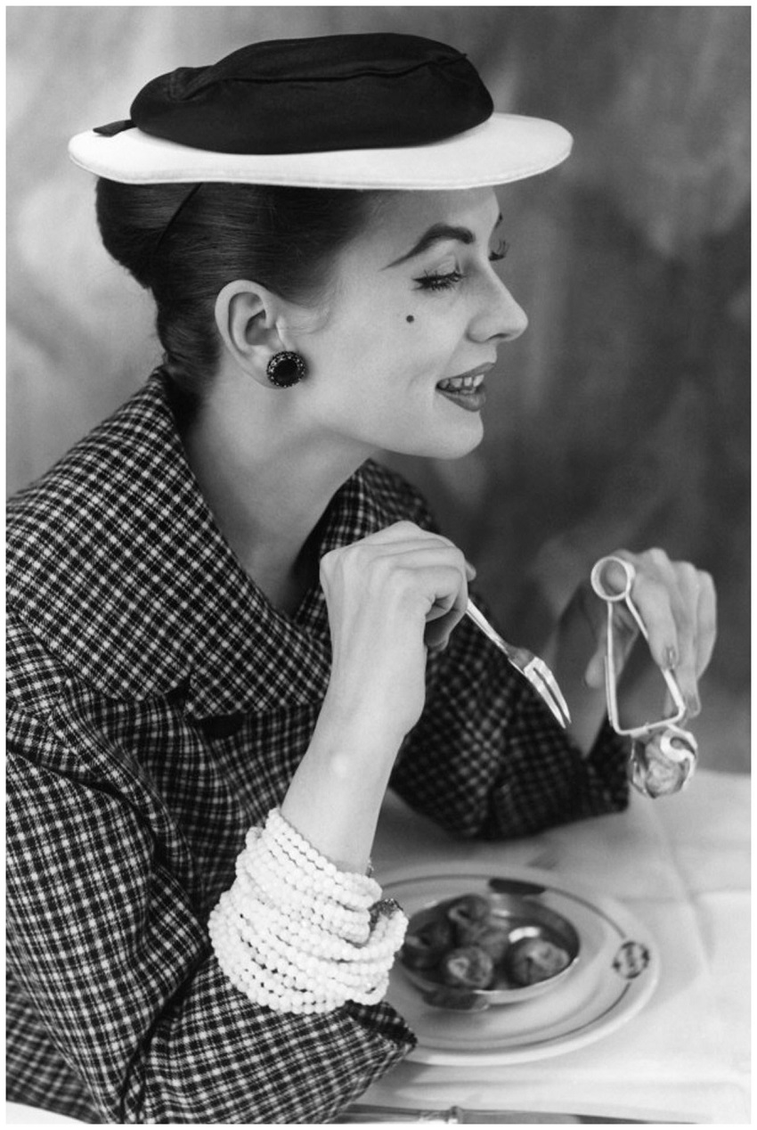 Photo Henry Clarke 1954 VOGUE Suzy Parker.jpg Photo Henry Clarke 1954 VOGUE Suzy Parker.jpg